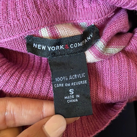 Pink turtleneck top/sweater - Picture 3 of 3